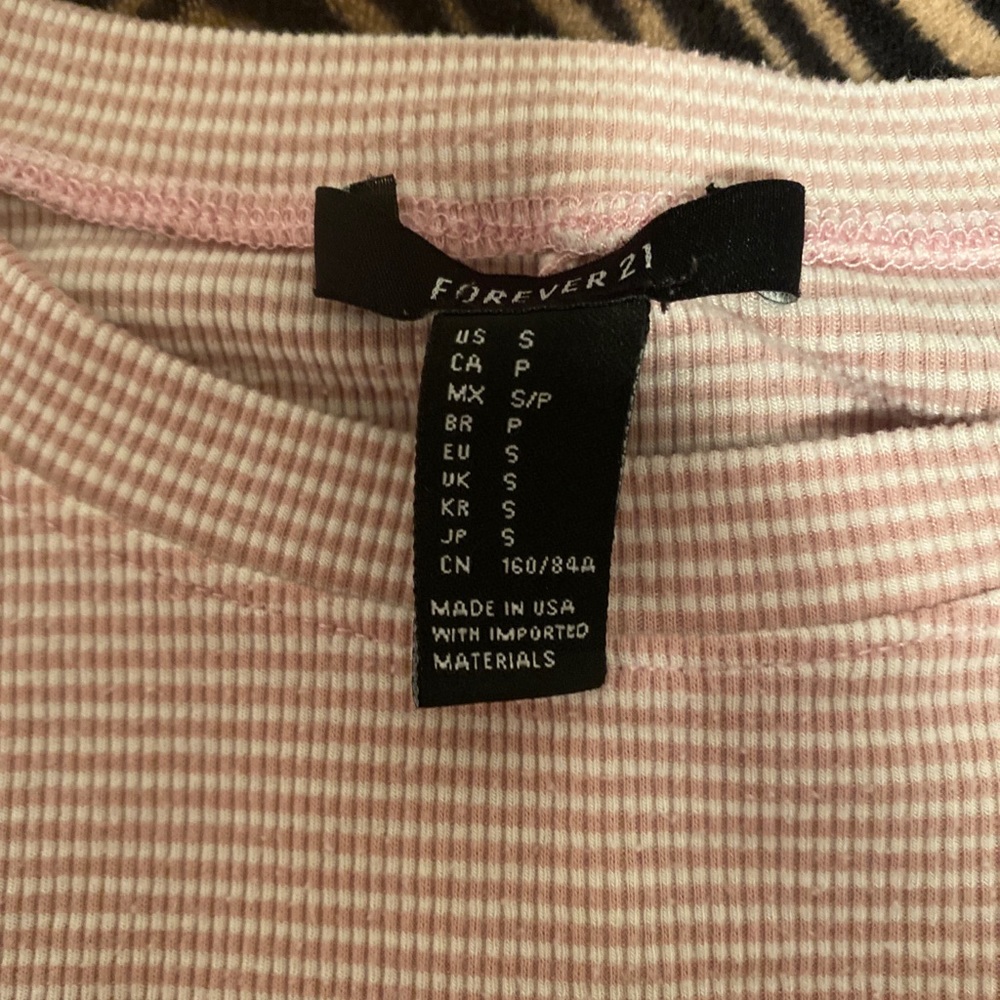 Crop top - Picture 2 of 2